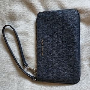 Michael kors wristlet